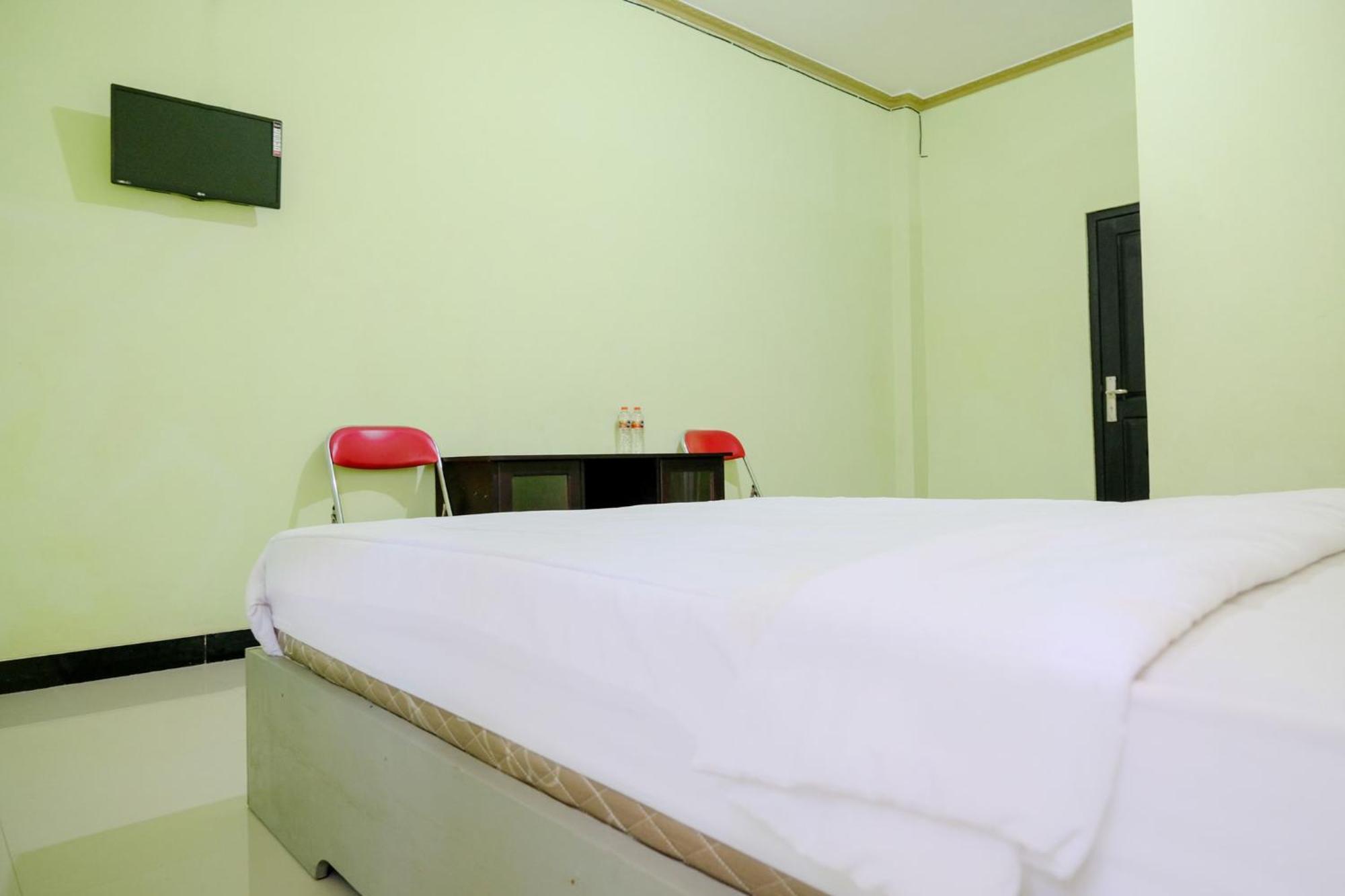 Oyo Life 2508 Alba Syariah Hotel 2*