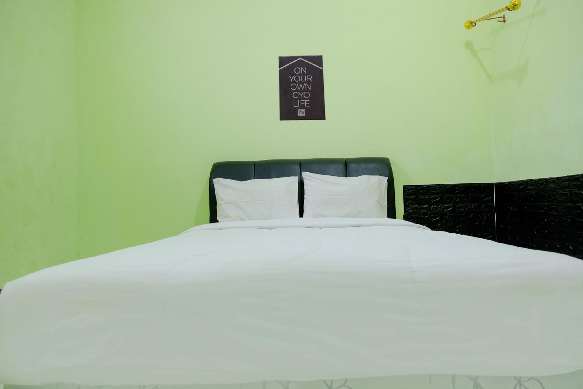 Hotel Oyo Life 2508 Alba Syariah Tulungagung